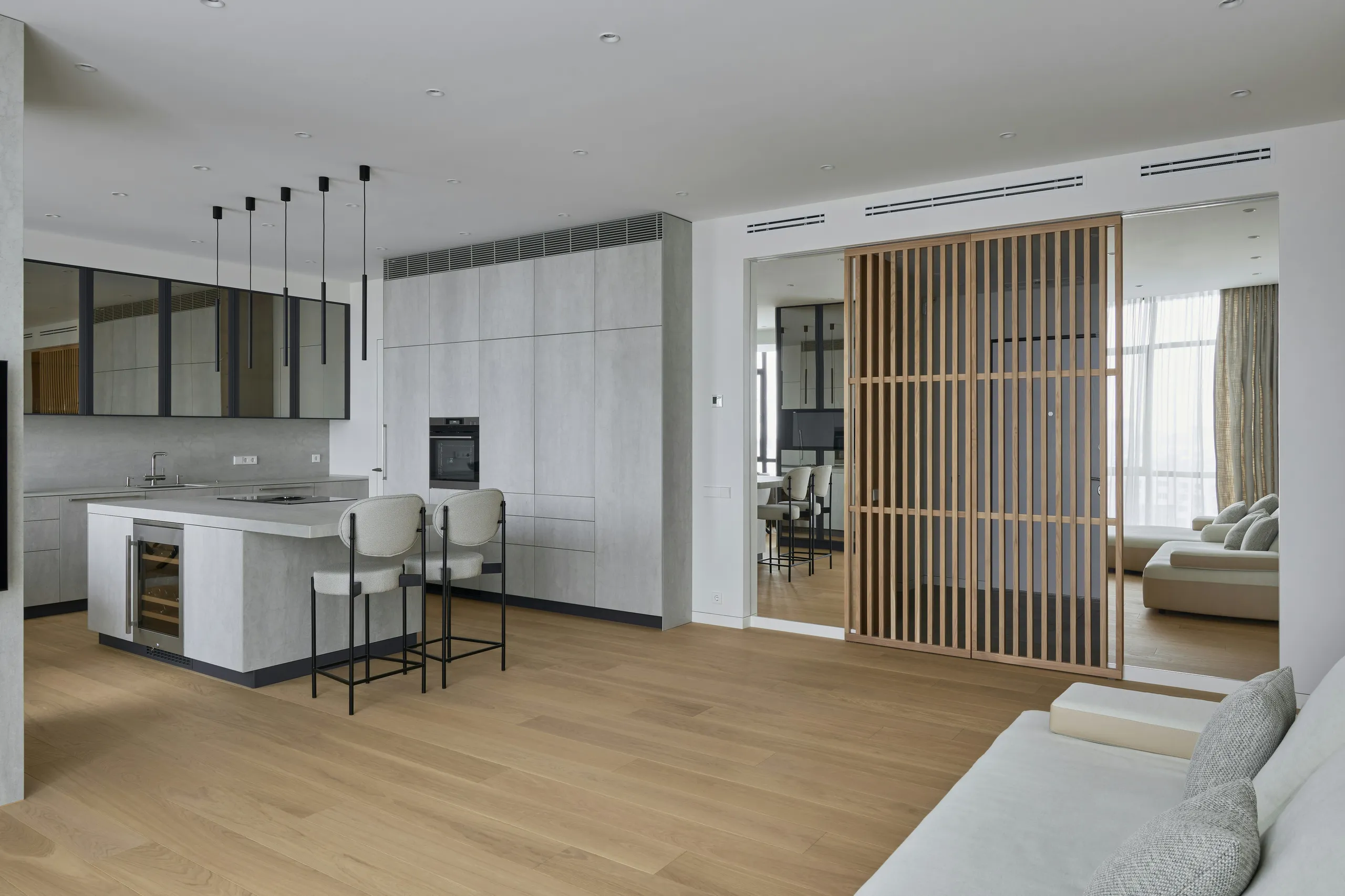 Loft z dębową podłogą